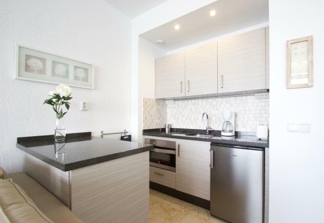 Sea Front Studio With Spacious Balcony Santa Clara Торемолинос Екстериор снимка