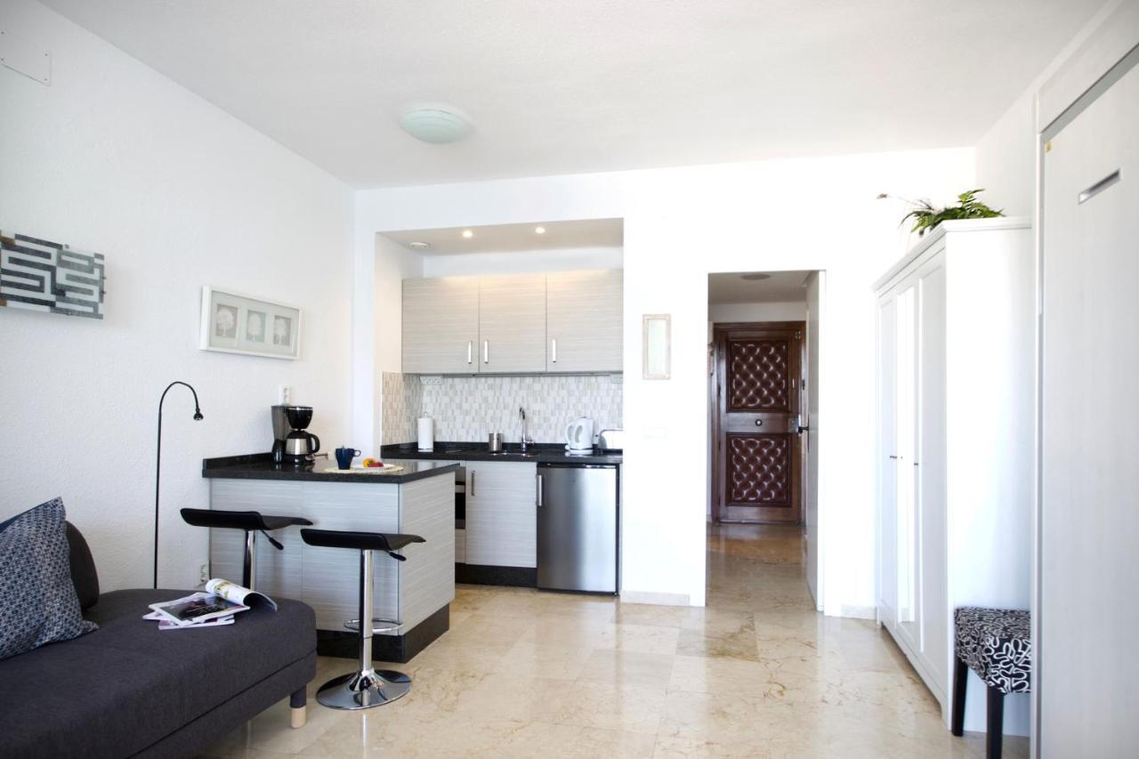 Sea Front Studio With Spacious Balcony Santa Clara Торемолинос Екстериор снимка